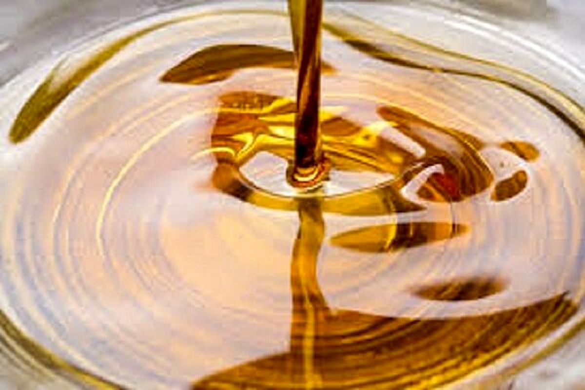 رسوب 100 هزار تن روغن در بنادر و گمرکات؛واردکنندگان منتظر ابلاغیه گمرک